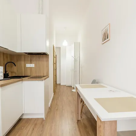 Heart Of By Bookinghost Apartment