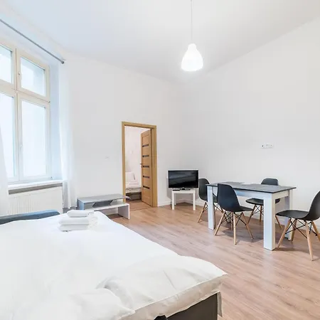 Heart Of By Bookinghost * Poznaň